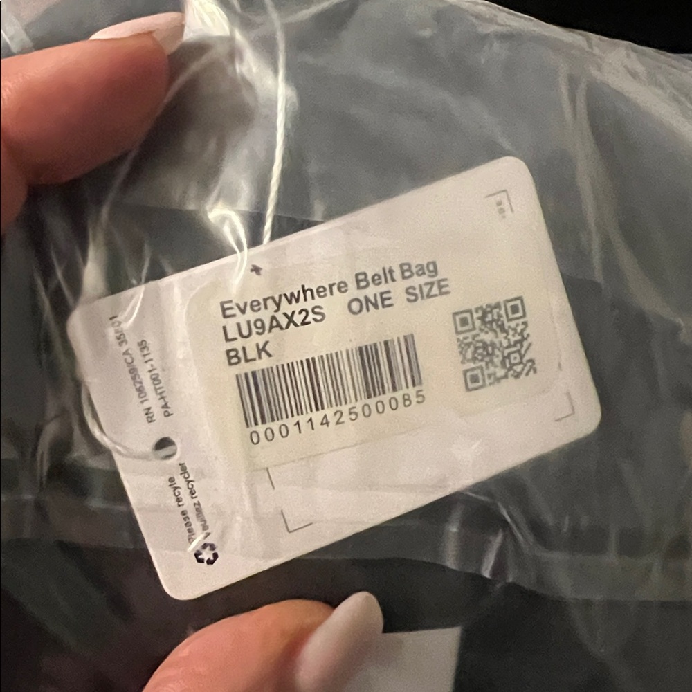 LULULEMON Everywhere Belt Bag  Black NWT - Picture 5 of 8